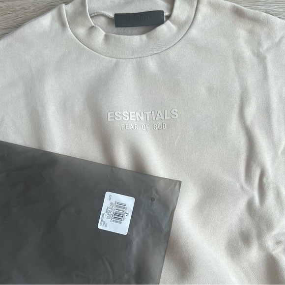NWT Fear of God Essentials Core Crewneck in Silver Cloud - Picture 5 of 12